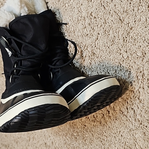 Sorel Winter Carnival mens Duck Snow Boots Sz 10.5 Black NL1495-011 Waterproof - Picture 4 of 5